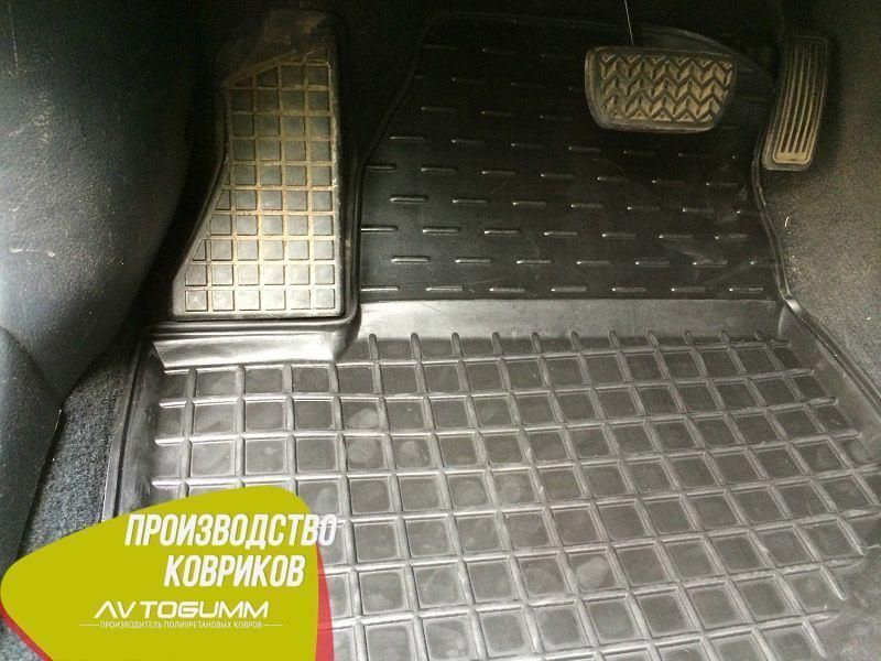 Комплект резиновых ковриков в салон автомобиля Toyota Avensis 2003-2009 Автогум (Avto-Gumm) с бортиками 11329 фото