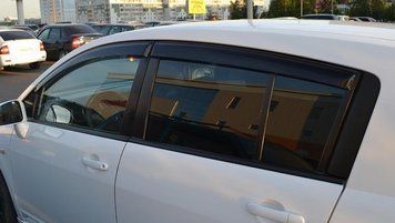 Дефлекторы окон Nissan Tiida Hb (C11) 2004- VL Tuning 123250 фото